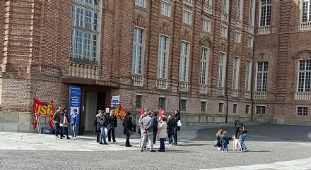 VENARIA - I lavoratori della Reggia scioperano nel giorno della riapertura al pubblico