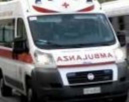 TRAGEDIA AD ALPIGNANO - Si accascia a terra in piazza Caduti: muore donna di 77 anni