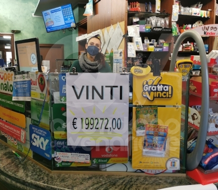 VENARIA - Colpo grosso alla «Tabaccheria Reale»: vinti quasi 200mila euro al Lotto
