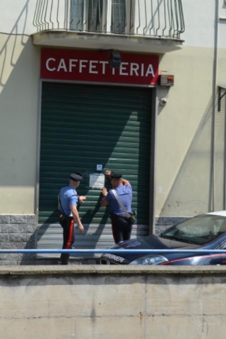 VENARIA - Pregiudicati e spacciatori nel locale: chiuso un bar per quindici giorni