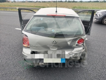 INCIDENTE IN TANGENZIALE A COLLEGNO - Scontro fra un'auto e un tir: forti disagi al traffico - FOTO