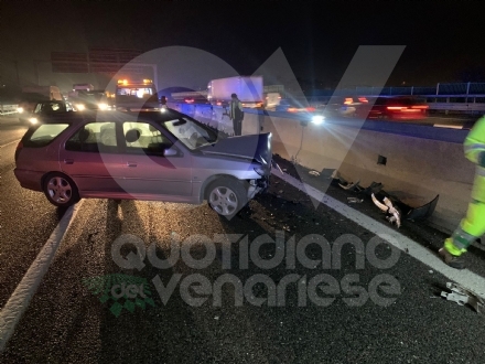 DOPPIO INCIDENTE IN TANGENZIALE A RIVOLI - Sei auto coinvolte, due persone ferite - FOTO