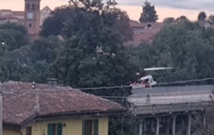 PAURA AD ALPIGNANO - Uomo cade dal Ponte Nuovo: grave in ospedale