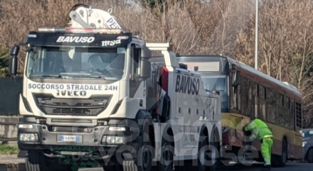 RIVOLI-ALPIGNANO - Scontro fra autobus e Panda: è morta l'automobilista 96enne