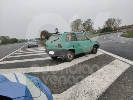 BORGARO-ALPIGNANO - Con la Panda percorre contromano la tangenziale: nei guai nonnina di 87 anni