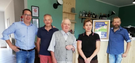 VALLO - Il «Circol», l'unico bar del paese, riapre grazie a Silvia e Sergio Bergero