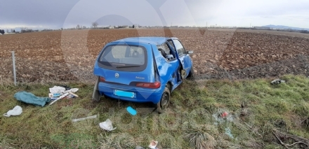 RIVOLI - Perde il controllo dell'auto e finisce fuori dalla tangenziale: ferito 22enne
