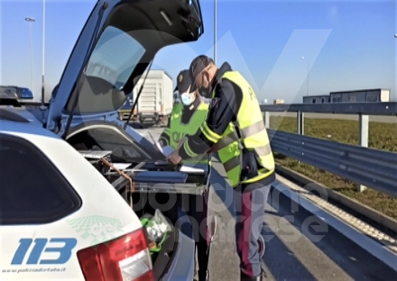 CONTROLLI SU TANGENZIALE E AUTOSTRADE - Nel mirino mezzi pesanti e bus: 300 irregolarità