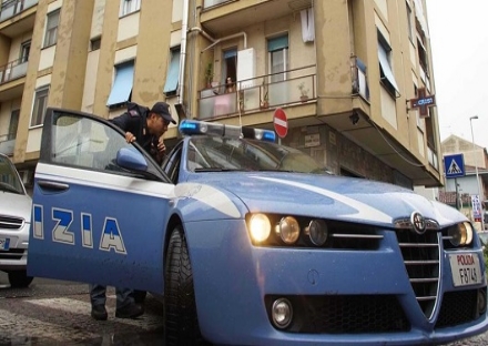 VENARIA - La fuga a folle velocità finisce in via Stefanat: arrestati dalla polizia