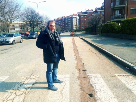 VENARIA - I lavori per la fibra ottica «Open Fiber» arrivano in via Boccaccio