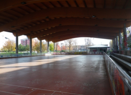 RIVOLI - La città è in mano ai vandali: devastati i giardini Falcone e D'Antona