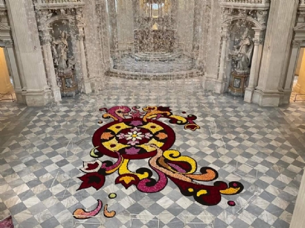 VENARIA - A Sant'Uberto una meraviglia chiamata Infiorata: quando e come vederla - FOTO