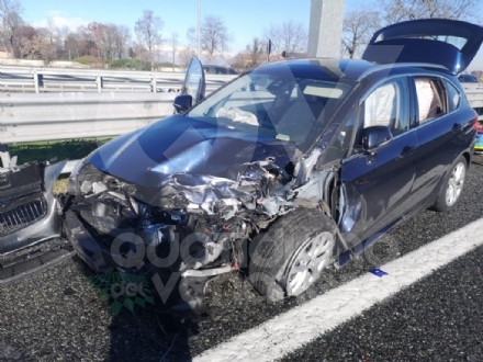 VENARIA - Incidente in tangenziale: due auto coinvolte e cinque feriti