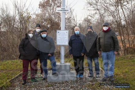 VENARIA - Con una targa, i marinai completano il restauro dell'asta di bandiera - FOTO