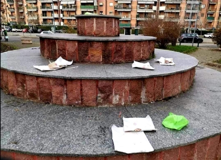 VENARIA - Controlli della polizia per abbandono di rifiuti e deiezioni canine e cibi gettati a terra.