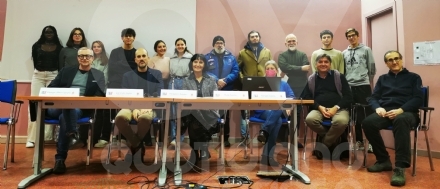 VENARIA - Corsi per usare pc, cellulari e social: i liceali dello Juvarra in aiuto degli over 65