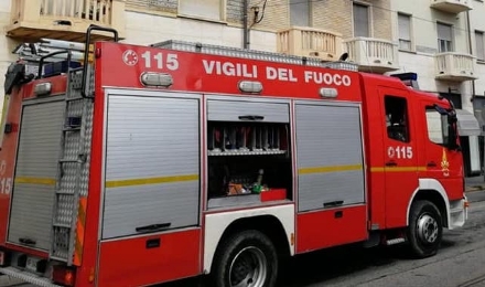 COLLEGNO - Fuga di gas in balcone: esplode la veranda, tre persone rimaste ferite