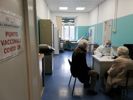 VACCINO ANTI COVID - 306 persone vaccinate nel «V-Day»: a regime saranno 7.700 la settimana