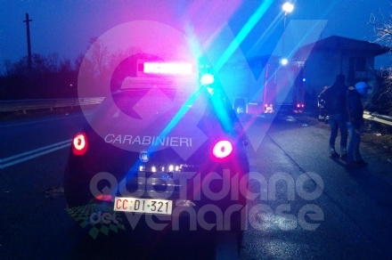 TRAGEDIA A GIVOLETTO - Perde il controllo dell'auto lungo la provinciale: morto 37enne
