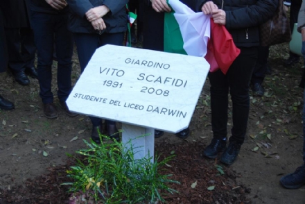 PIANEZZA-RIVOLI - La città di Torino da oggi ha un giardino dedicato a Vito Scafidi - LE FOTO