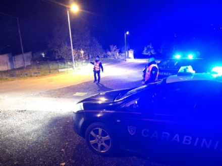VALLO - Inseguimento per le vie della città dopo il furto nell'appartamento: arrestato un ladro