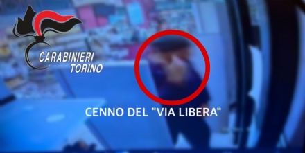 COLLEGNO - Rapinano la farmacia di corso Francia: arrestati due italiani