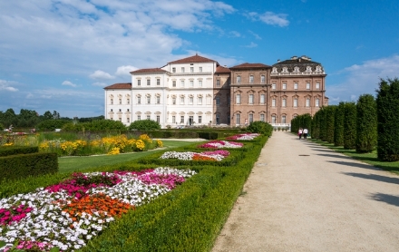 VENARIA - Mascherine e numero ridotto di persone: così ripartono Reggia, Giardini e Castello