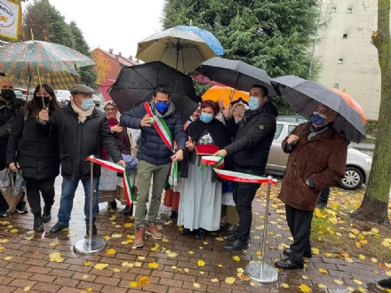 ALPIGNANO - Inaugurato l'atteso nuovo «mercato sperimentale del Belvedere»