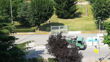 RIVOLI - Dopo le segnalazioni degli ultimi mesi, puliti i tombini di via Luigi Gatti