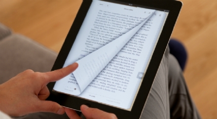 ZONA OVEST - Coronavirus, le biblioteche aprono al digitale: gratis giornali, riviste, audiolibri, musica