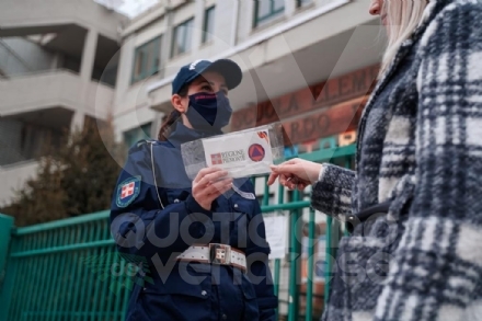 BORGARO - Ragazzini pizzicati senza mascherina: prime sanzioni della municipale