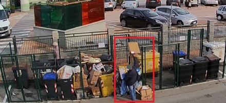 BORGARO - Le telecamere pizzicano i «furbetti dell'Agorà»: multe fino a 155 euro.