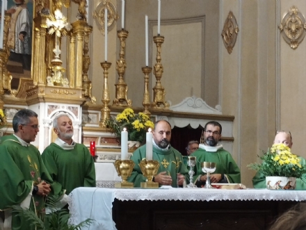 SAN GILLIO - Chiesa gremita per la prima Santa Messa di don Simone Pansarella - FOTO