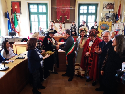 VENARIA - Al via il Real Carnevale: consegnate le chiavi della Città al Lucio e alla Castellana