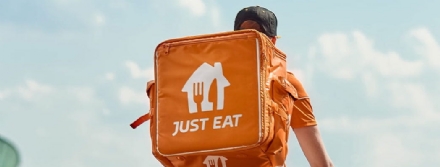 VENARIA - Dopo l'incidente, nuovamente operato il rider di Just Eat. L'azienda: «Pronti a supportarlo»