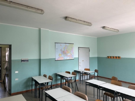VENARIA - Interventi di manutenzione nelle scuole: al via le tinteggiature e il risanamento dei muri - FOTO