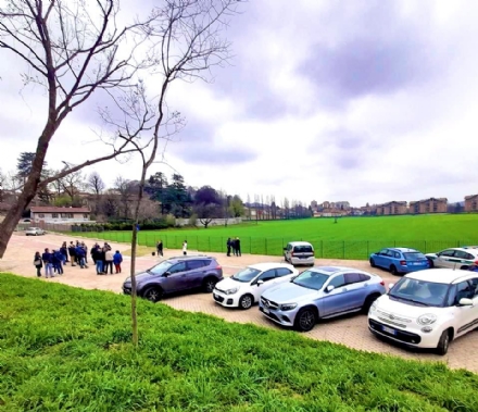 RIVOLI - Stop alla sosta selvaggia: aperto il nuovo parcheggio di viale Partigiani