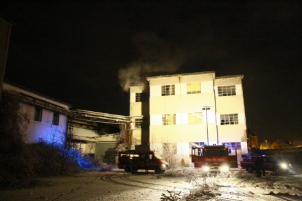 BORGARO - Incendio in una fabbrica abbandonata in via Armando Diaz