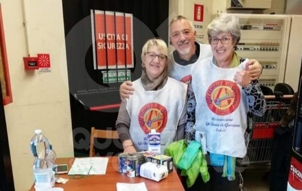 VENARIA - Colletta alimentare degli «Amici di Giovanni»: domattina all'Ekom