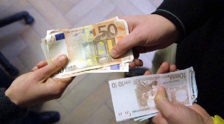 TORINO-COLLEGNO - Un prestito di 57mila euro diventa di 200mila: due usurai in manette