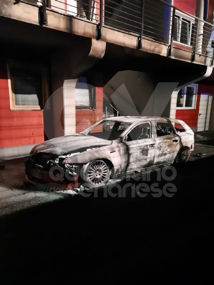 VENARIA-ALPIGNANO - E' rubata l'auto data alle fiamme nella zona spogliatoi del Don Mosso FOTO