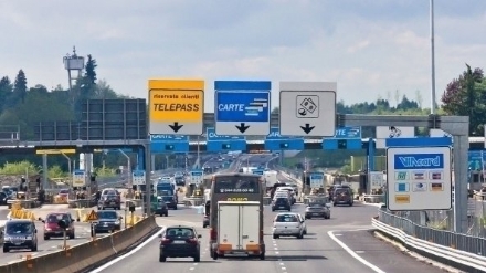 TANGENZIALE CASELLO DI BRUERE - I 5 Stelle: «Il Pd promette l'eliminazione ma non vuole togliere il pedaggio»