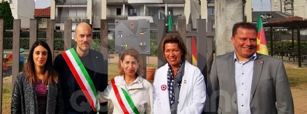 VENARIA - Intitolato alle «Città Gemellate» il giardino di viale Roma - FOTO