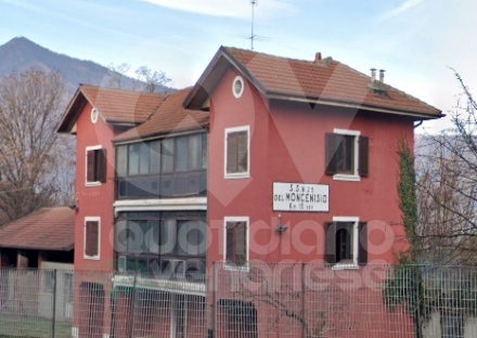 RIVOLI - La casa cantoniera di corso Susa viene messa in vendita: diventerà un punto ristoro