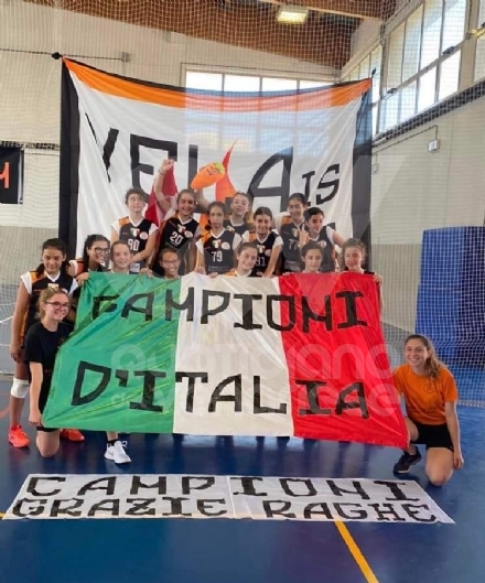 VENARIA - Le ragazze dell'Under 12 Uisp del Venaria Real Volley sono Campionesse d'Italia - FOTO