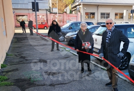 VENARIA - La città grida il suo «no» alla violenza contro le donne - FOTO