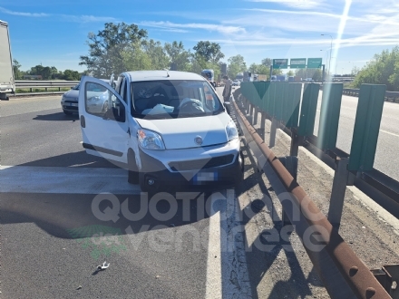 TORINO-COLLEGNO - Triplo incidente in tangenziale: 6 mezzi coinvolti, un ferito - FOTO