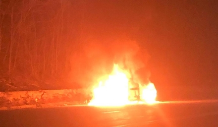 CASELLE-LEINI - Auto a fuoco lungo la ex statale 460: incendio spento dai pompieri di Caselle