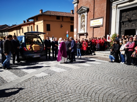 CASELLE - I giovani del Caselle e gli amici di una vita per l'addio a Rossano Pavanello