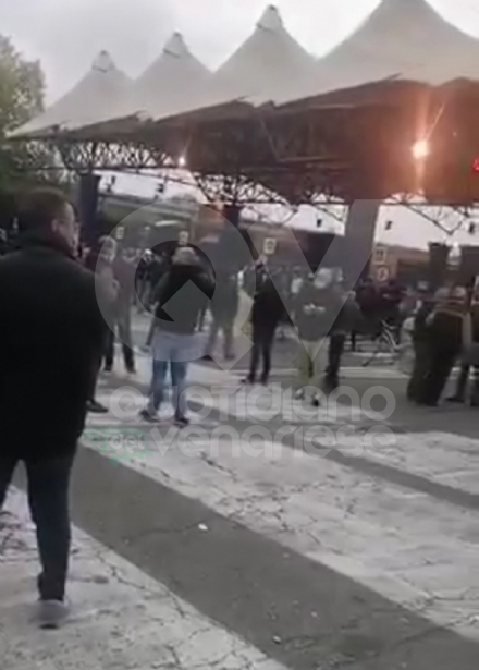 GRUGLIASCO - Notte agitata al Caat: nuove proteste degli ambulanti, un operaio cade dal muletto e si ferisce